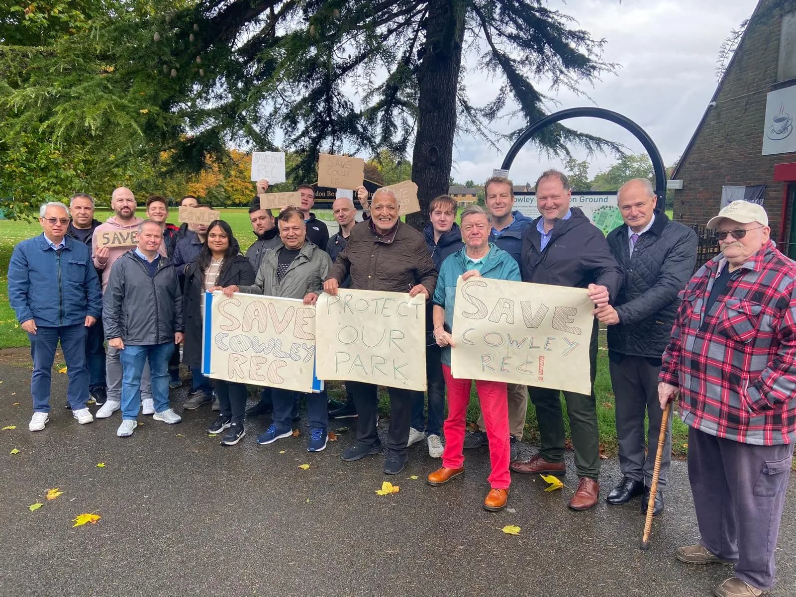 Fighting for Cowley Rec - Uxbridge community photo